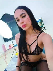 EmmyCruzZ Naughty Bilde 2