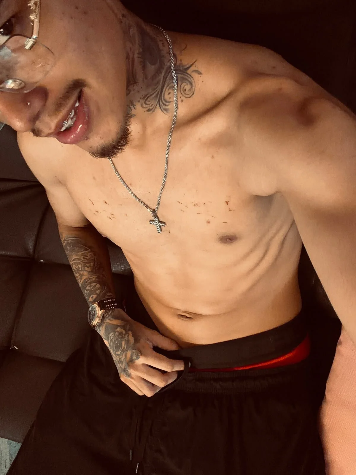 TysonRiggs 님의 트렌드 중인 사진  9473개