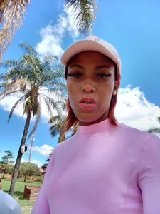 Kylie_Hairy_Bbc Public  7. fénykép