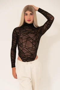 Between whispers and temptation de PerlaRogerss_  4 Imagens