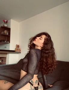 SamanthaaFoxxxのPublicの 2枚の写真