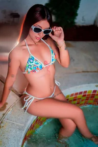 AlanaJones1Pool day 💦图片