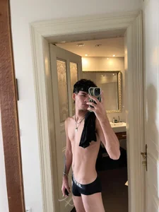 back_thomsonSEXY AND CUTE M,T🎯 Bild 8