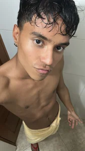 DeividBigCock23 Chilling Pic 2