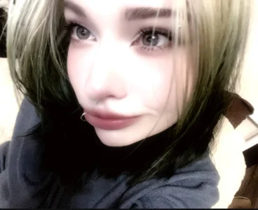 KaleyMahunik YEAH! IM SO HORNY! <3 Billede