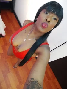 amirah_ebony I love red, and you? Pic 9