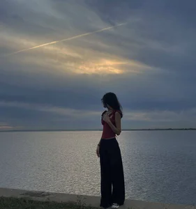 22Ava22 Public Pic 3