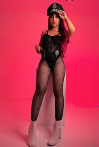 Do you want me to be the one to arrest you? de Lezy_  5 Imagens