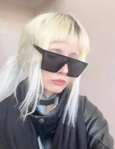 content in blonde od WuhhwLina  4 snímek