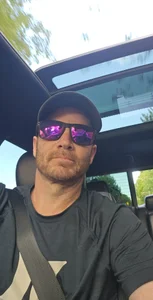 Public de AdamM1976  2 Imagens