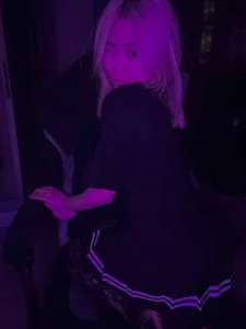 Aisi_18 Public slika