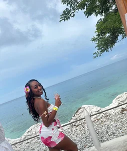 SUN, BEACH, PERFECT HOLIDAYS de NATALIE_PARKERR  2 Imagens