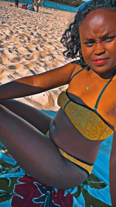 Ebonylolo Public 사진