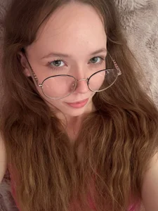 Petite_Polly does these glass look sexy on me💋? Bilde 5