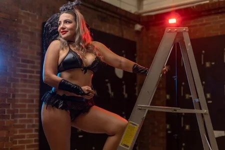 angel_vibes_ Public Pic 4