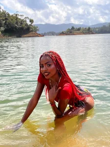 Hilary-banks guatape Foto 2