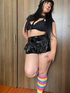 Mia_velvet23 Public Pic 6