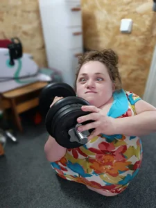 MiniNatalie Small Girl, Big Dumbbell รูป 