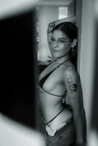 Little_Lau1 BLACK & WHITE 🖤🤍 Pic 2