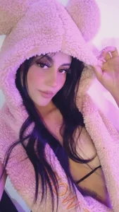 A little coraliinee 🐻🩷 de Coralinnee_  Imagens