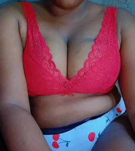 Hotty_Nishaa Public Pic 3