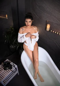 mia_lott naughty at the bath 사진 4