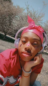 Guess what's next? 😘 de Zoebaby2007  4 Imagens