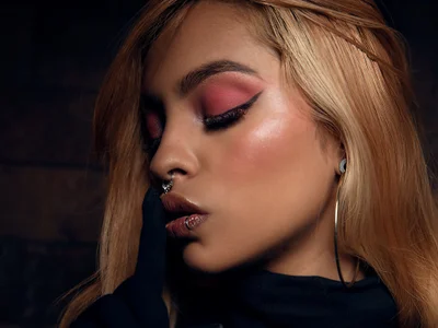 Carmilla_ face, humidity and darkness Pic 5