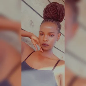 ScarletMuseX Public Poză 2