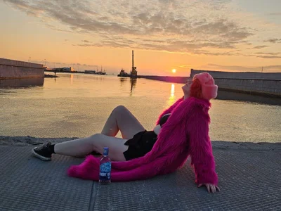SarahFromTARDIS ussr pink style Pic 8