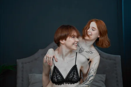 Girls_Fingers your favorite girls Pic 7