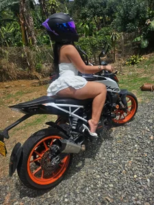 Antonella_Gomez75 Motorcyclist Girl 🔥🛵  2 снимка