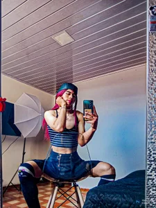 vicky_fant4syの🖤💜の 5枚の写真