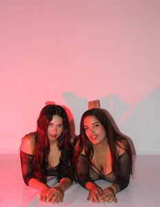 Public de Lia_and_Selena  2 photos