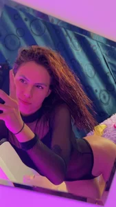 Holiii od karolainvalentina  2 snímek