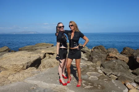 HotWifeLyn68 Public Lyn & Lucy Pic 3