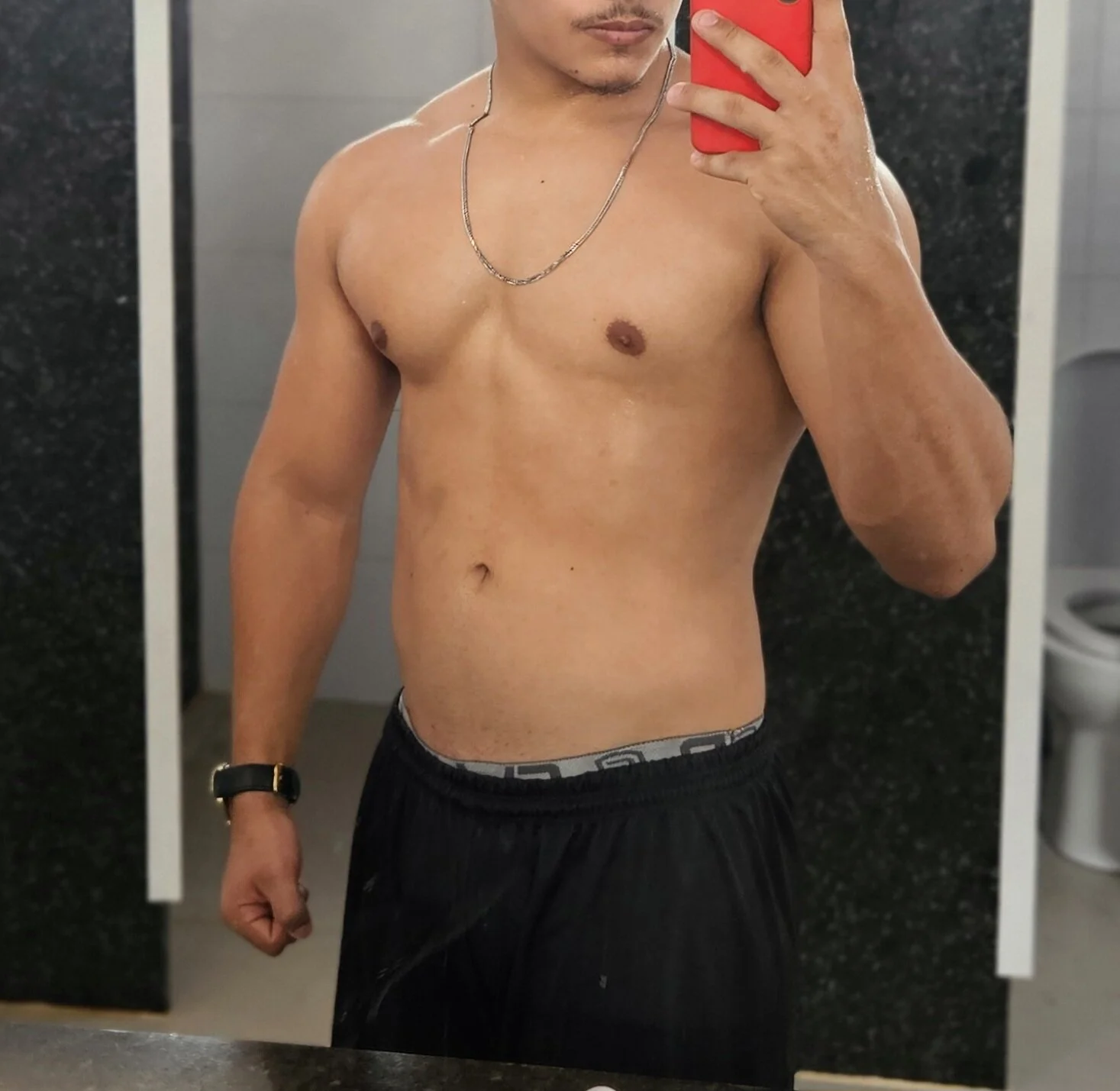 24rcvhhhh Public  2. fénykép