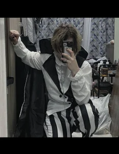 Alex_Howell Public Immagine  6