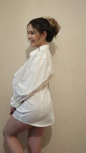 lucie_mehott Merci à tous de me suivre ! Immagine  2