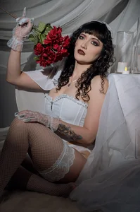 JeanneSabatier My veil holds secrets that the wind dares not reveal. Pic 4