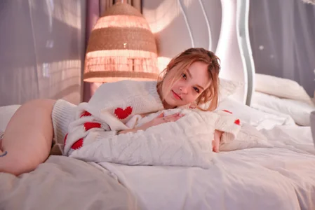 stay_with_alice Christmas is coming soon Pic 8