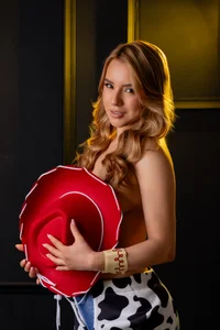 eva_miller7: Bad Cowgirl 🤎 ( 4 фото)