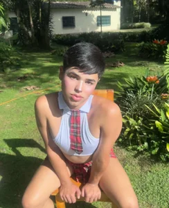 Matt_Swett Sexy in my garden Poză