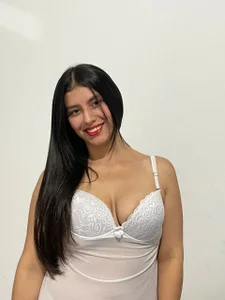 MadelineBeckert Nice smile Fotka 2