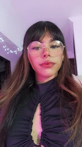 mis sexys labios de DannaDooll99  2 Imagens