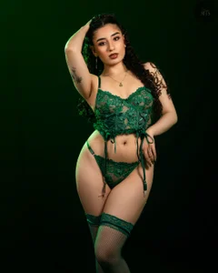 Your queen od Megan_Jonesss_  3 snímek