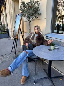 ArianaArianna Public 圖片 2