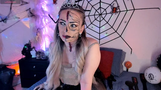Jeanineescott sexy catrina Pic 5