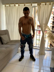 Public de StacyJosh  2 Imagens