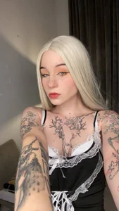 EdythBeviss XXX nøgenfoto 4